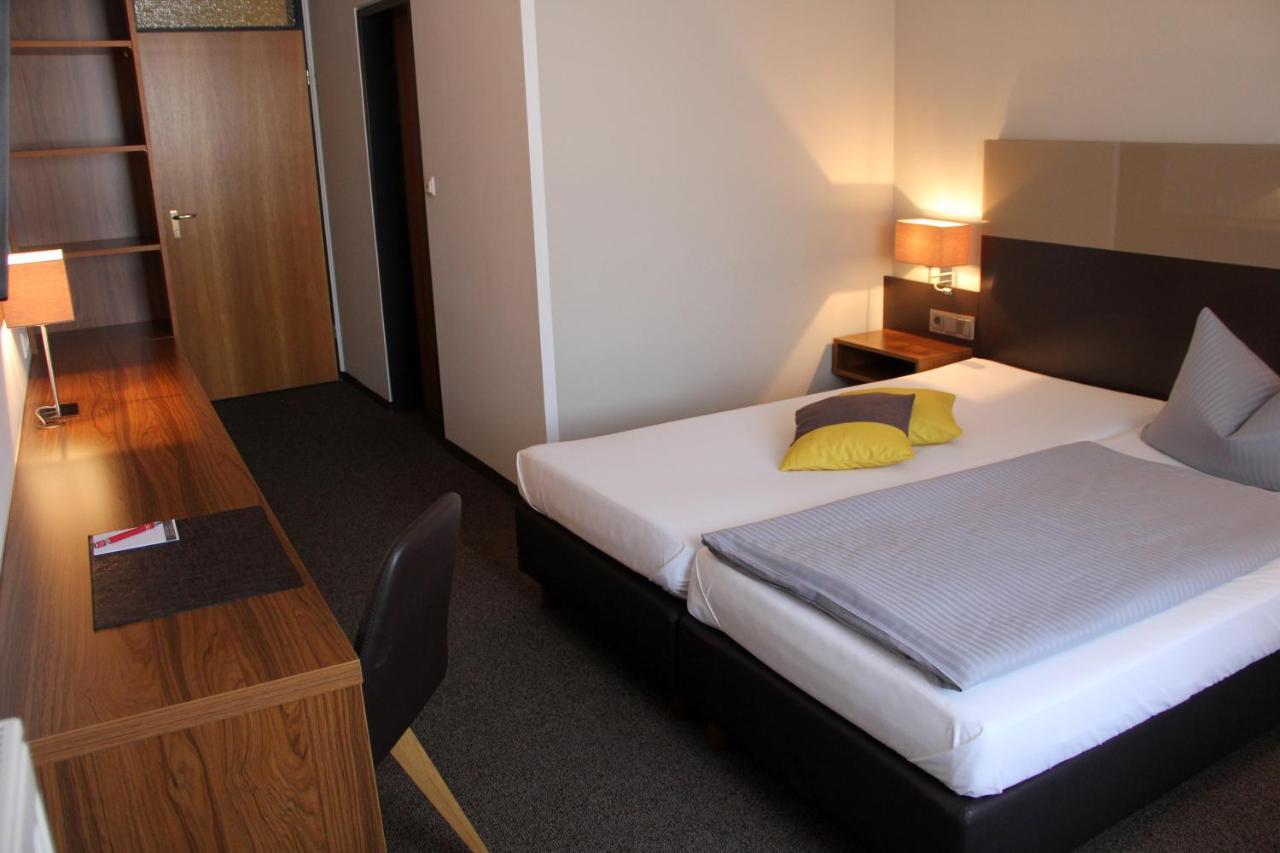 Hotel Drei Lilien Фоэнштраус Экстерьер фото